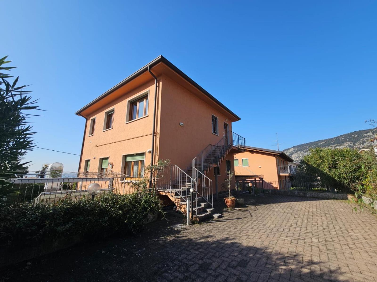 Apartamento Terrazza Di Garda - Regarda Travel Exterior foto