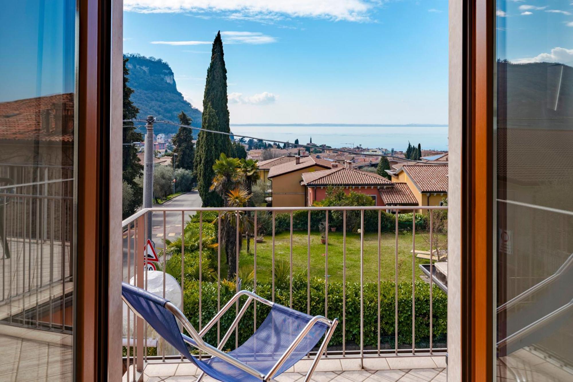 Apartamento Terrazza Di Garda - Regarda Travel Exterior foto